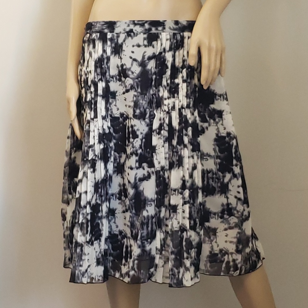 ‼CC‼Black & White Chiffon Print Skirt NWOT - Picture 1 of 2